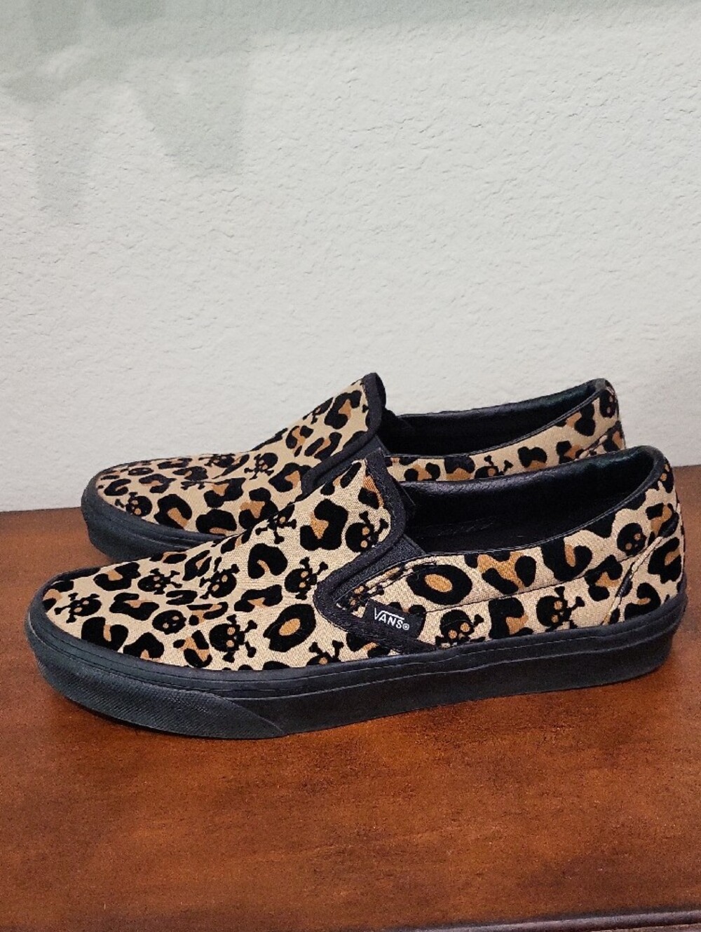 Vans Slip-On Sneakers - Tan and Black Leopard with Skull Accents Size 9 - Picture 5 of 8